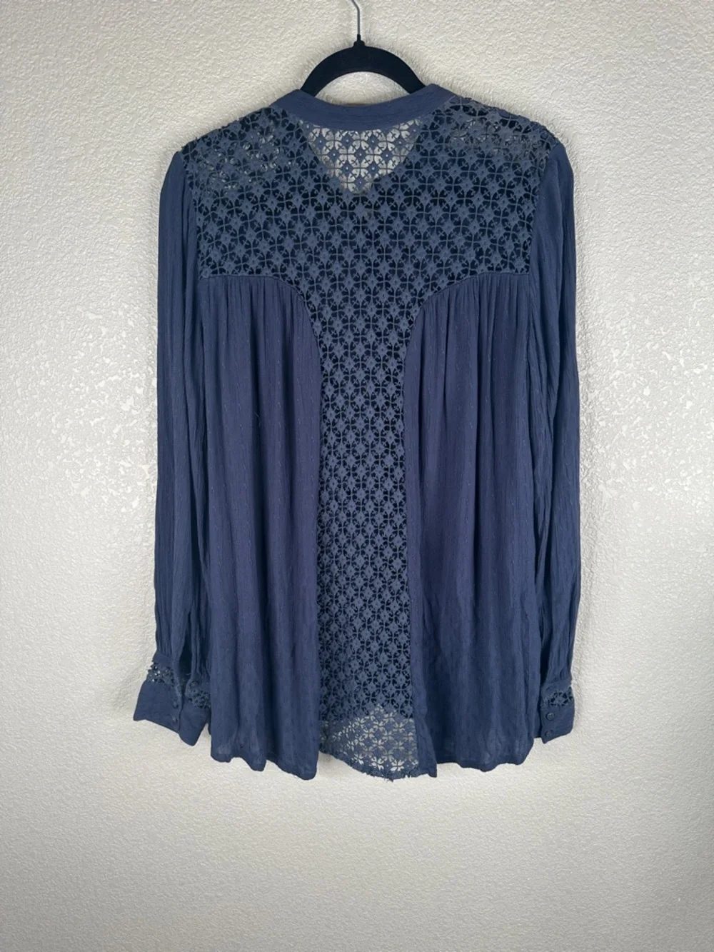 Free People The Best Blouse Lace Crochet Hi Lo Hem Long Sleeve Blue Top‎ Size L